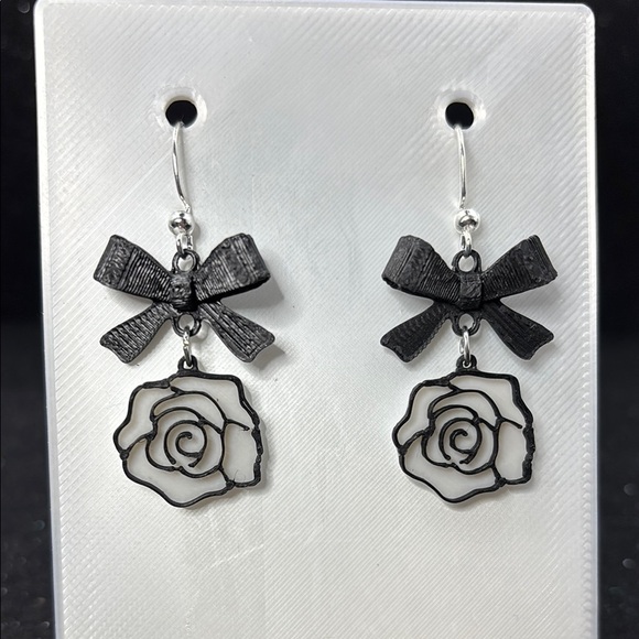 Black Rose Earrings - Picture 1 of 4